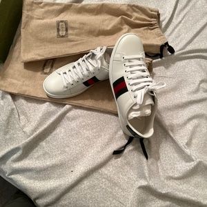 Gucci tennis shoe